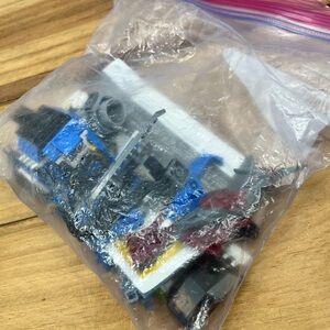 Lego Jurassic Park Set Small Set Vehicle And Other Piece Included With Direction